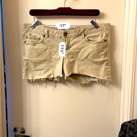 Vintage handmade converse shorts! - Picture 3 of 7